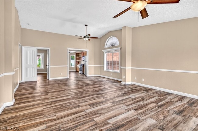 Building Photo - 933 Derringer Ln