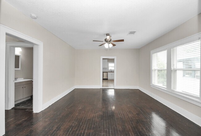 Building Photo - 2622 Rosedale St