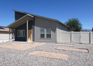 Building Photo - MOVE IN SPECIAL: $300 off the first full month of rent!