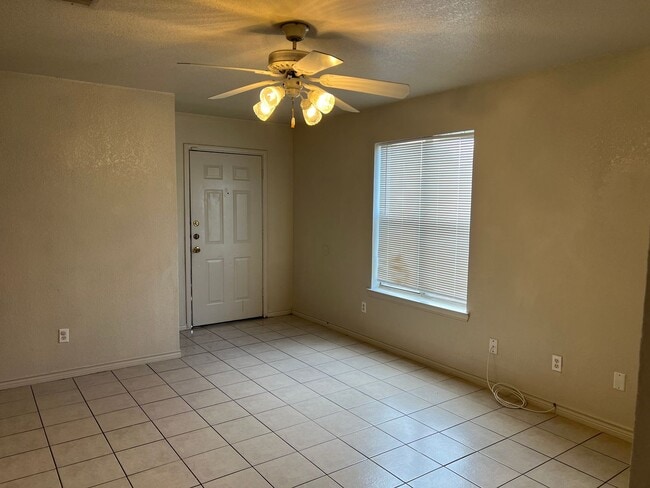 Building Photo - 2517 Schwald Rd