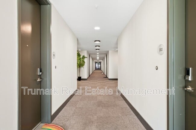 Building Photo - 218 N El Molino Ave