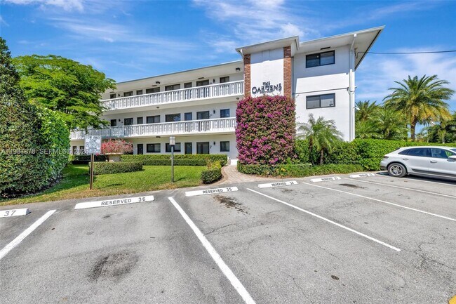 Building Photo - 2190 NE 51st Ct