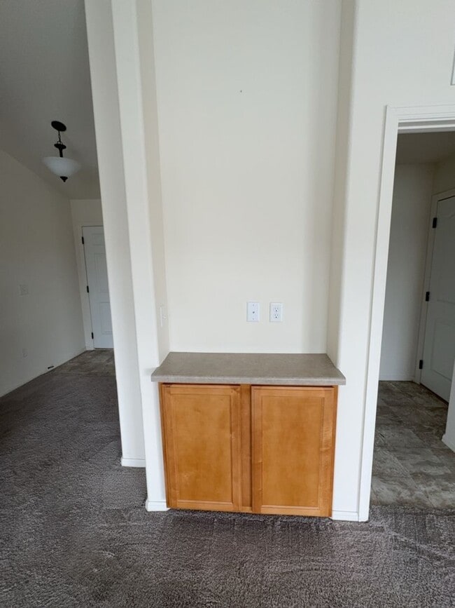 Building Photo - 3 Bed. 2 Bath, 2 Car Garage in Promontory
