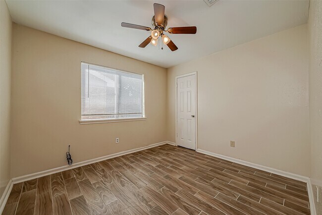 Building Photo - 1490 Hunters Park Dr