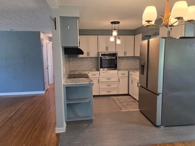 Building Photo - 220 Buena Vista St