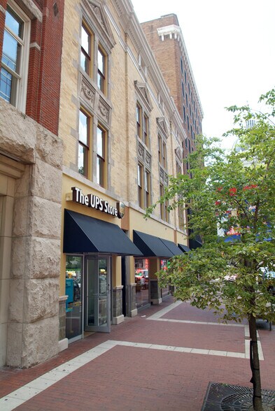 Primary Photo - 135 W Market St