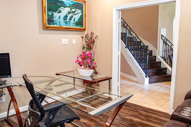 Building Photo - 9006 Stones Throw Ln