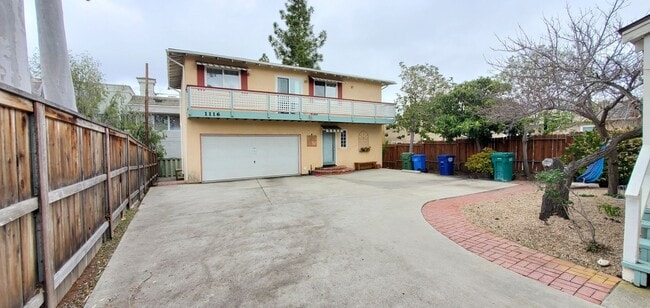 Building Photo - 1116 Peach St