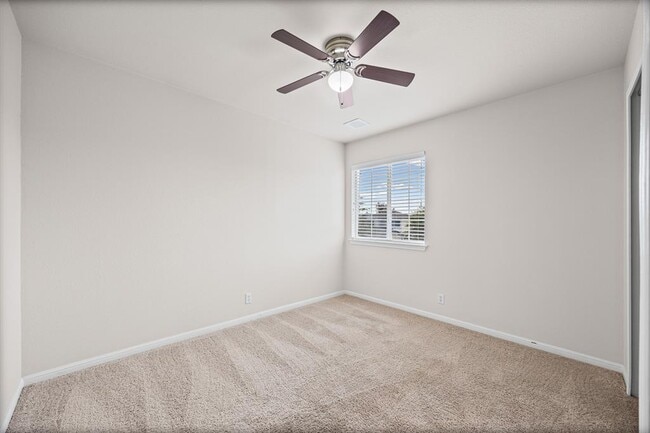 Building Photo - 336 Celery Loop