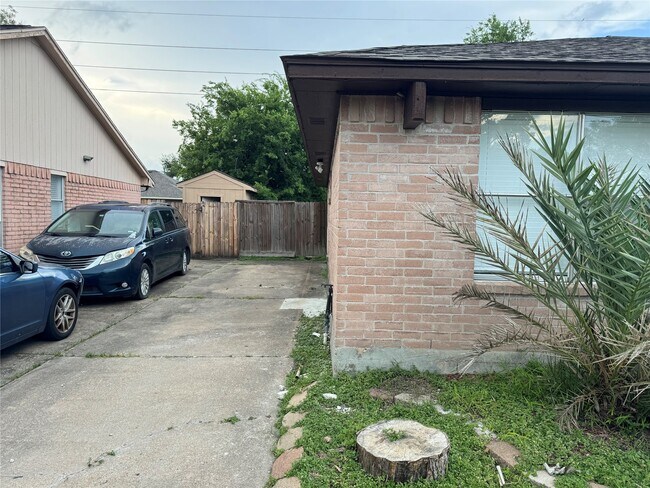 Building Photo - 3723 Westmeadow