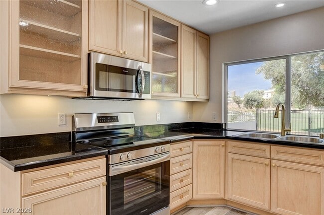 Building Photo - 2999 Bel Air Dr