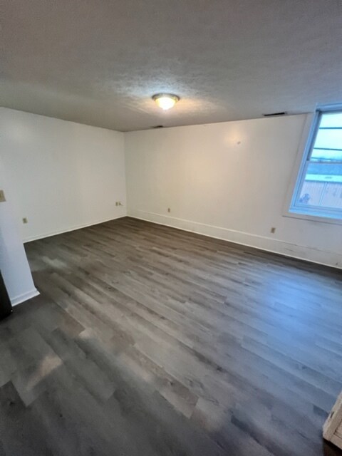 Building Photo - 205 Mercer St