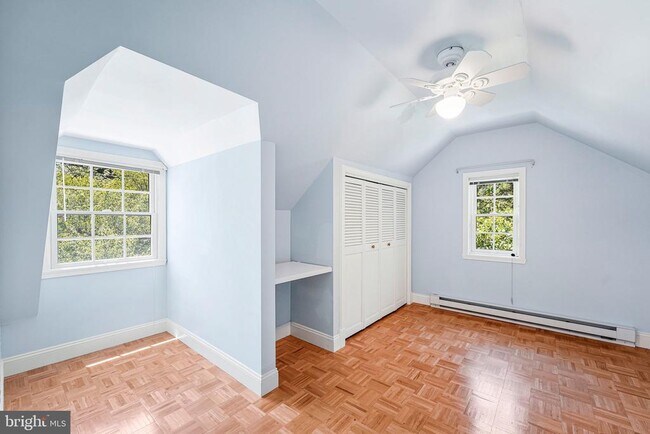 Building Photo - 4401 Davenport St NW