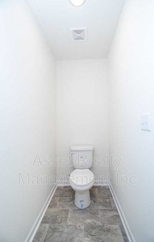 Building Photo - 329 Aspen Dr