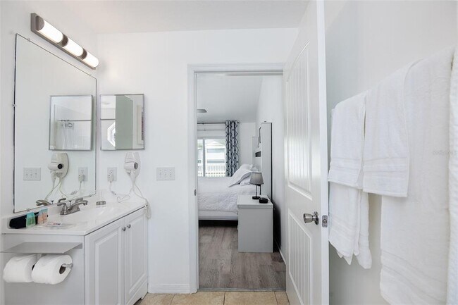 Building Photo - 8703 Knightsbridge Ct
