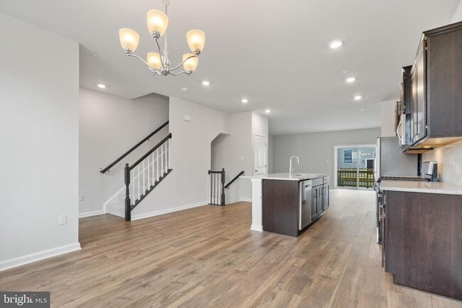 Building Photo - 5225 Manor Park Dr