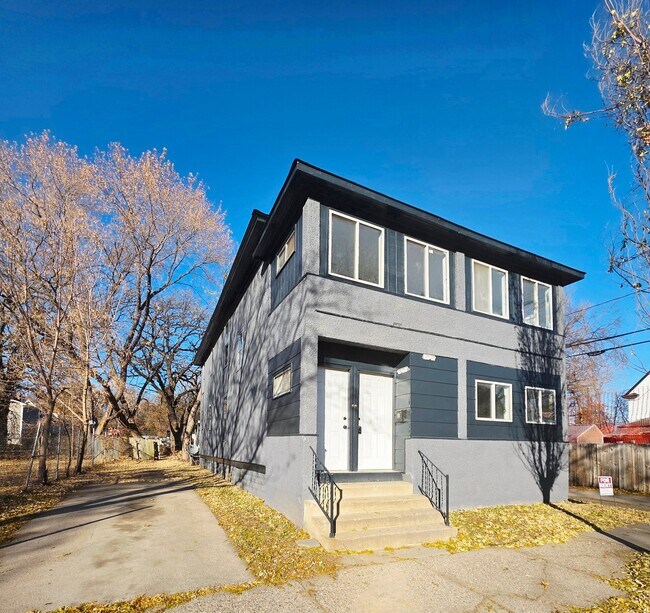 Building Photo - 414 N 33rd Ave