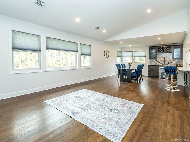 Building Photo - 1 Milford Ln