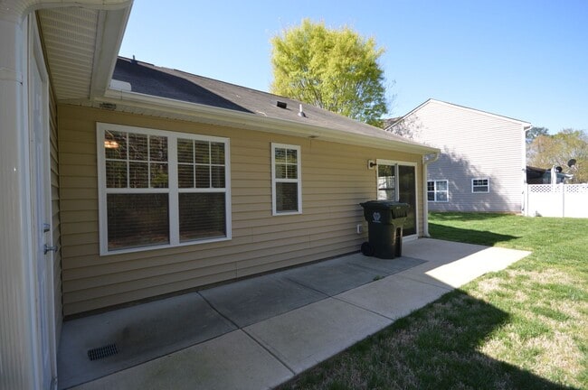 Building Photo - 3615 Bison Hill Ln