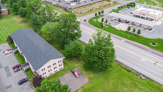 Building Photo - Almont Terrace