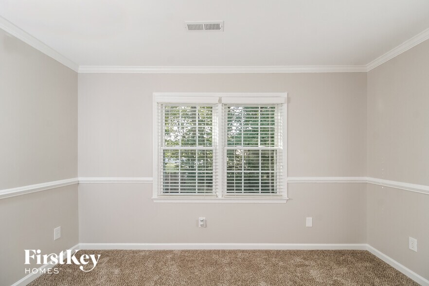 Building Photo - 3005 Kings Pond Rd