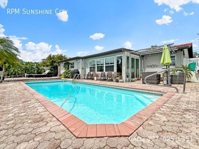 Building Photo - 280 79th Ave N