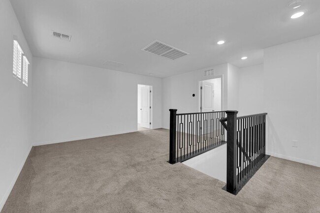 Building Photo - Don't miss out on this beautiful three-bed...