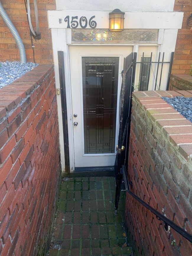 Building Photo - 1506 Columbia Rd NW