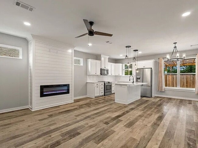 Building Photo - 1725 Rohan Cir