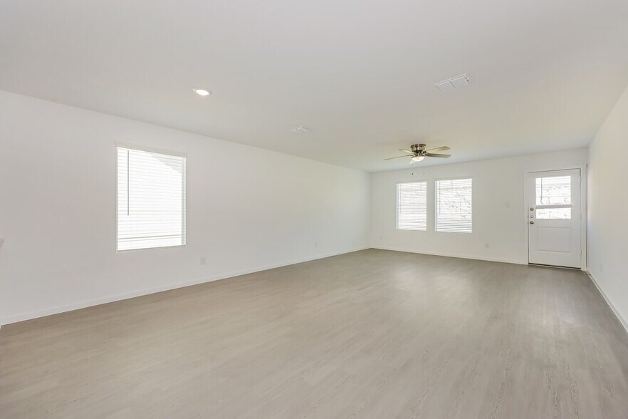 Building Photo - 2205 La Vis Ln