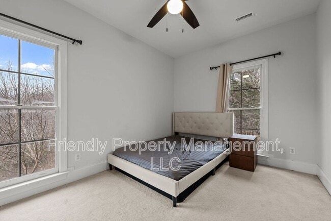 Building Photo - 812 Pisgah Church Rd