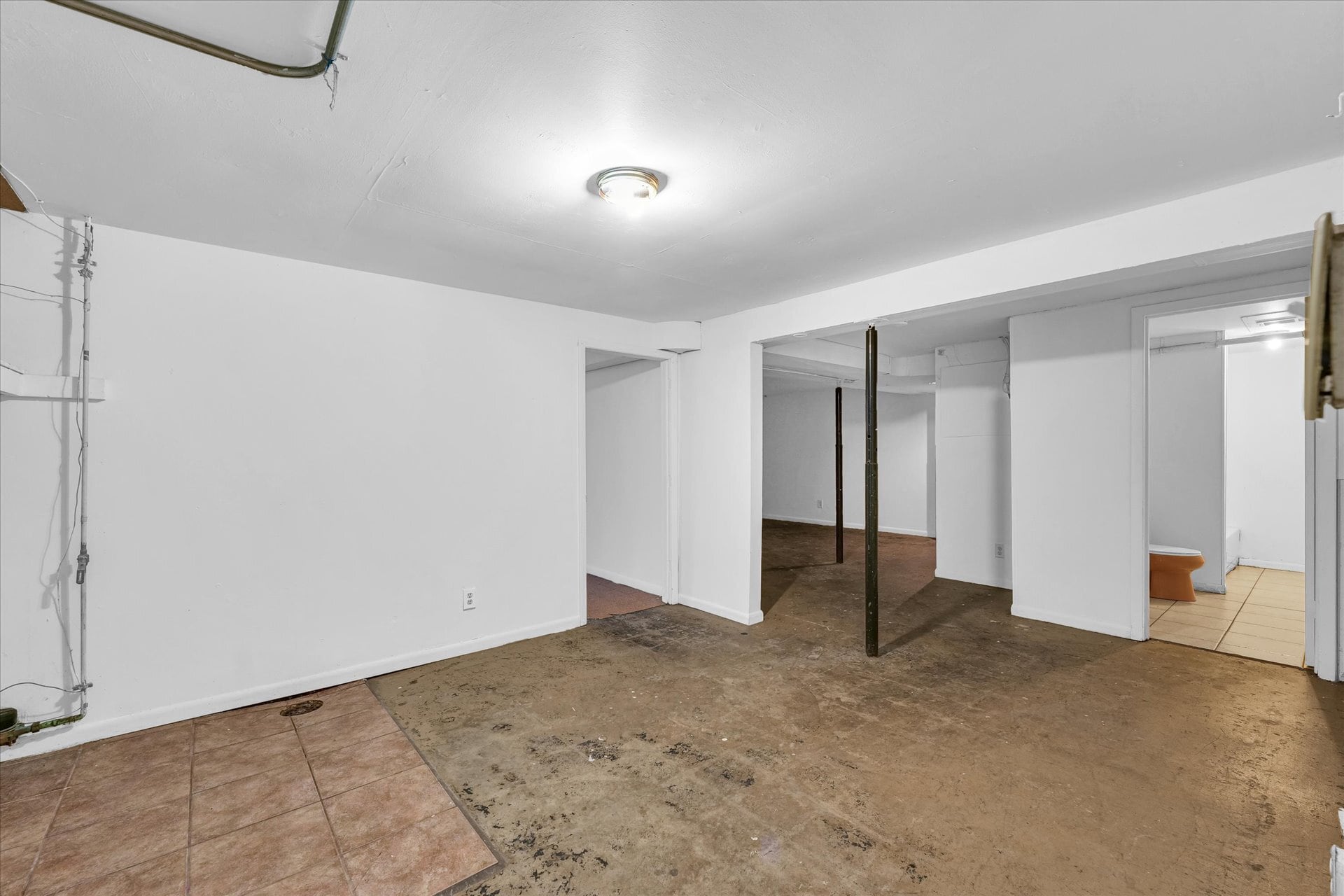 Building Photo - 19 Delaine Dr