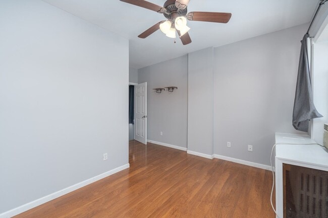 Building Photo - 505 Grundy St