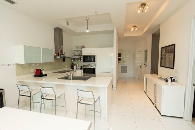 Building Photo - 150 Sunny Isles Blvd