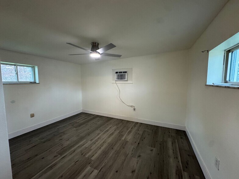 Building Photo - 4813 Sayre Ave