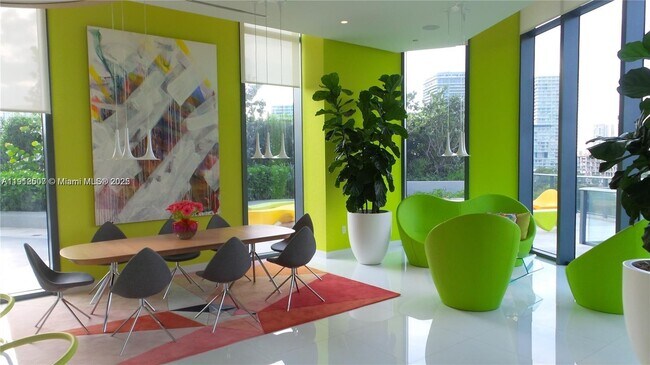 Building Photo - 501 NE 31st St