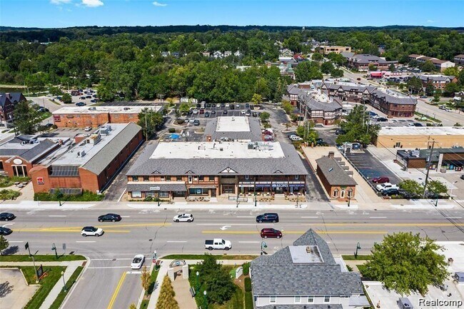 Building Photo - 134 W University Dr