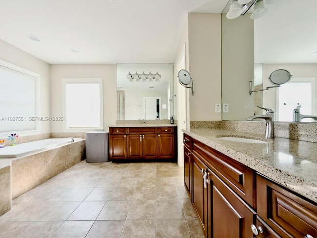 Building Photo - 1317 SW 23rd St