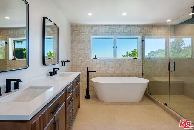 Building Photo - 1404 Devlin Dr