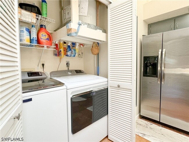 Building Photo - 1042 Oak Forest Dr