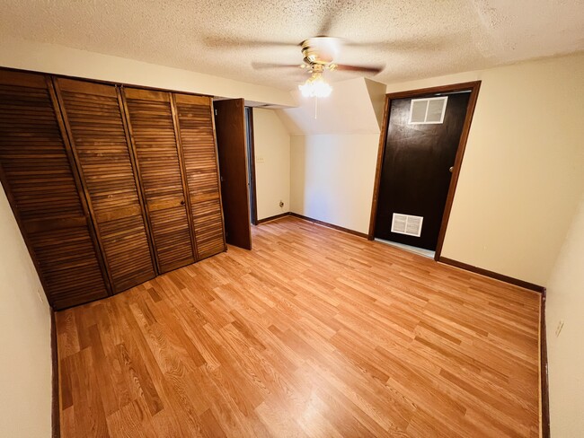 Building Photo - Longfellow