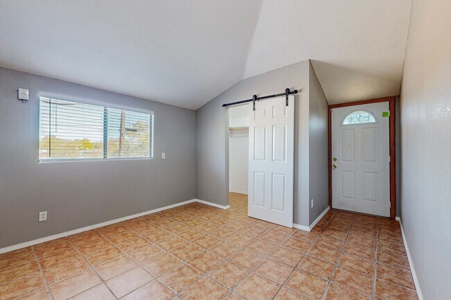 Building Photo - North Valley 4 Bedroom 2 Bath *Move-in Special* $1000 off 1st month rent if you sign by 11/30/25