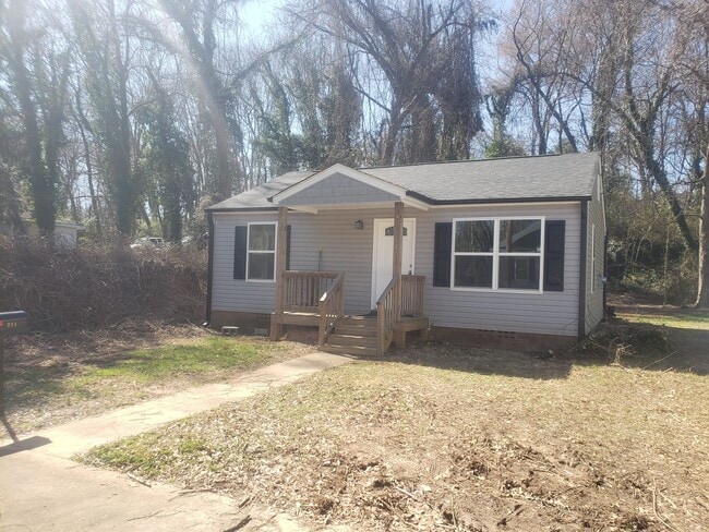 Primary Photo - 264 Broad Dr SW