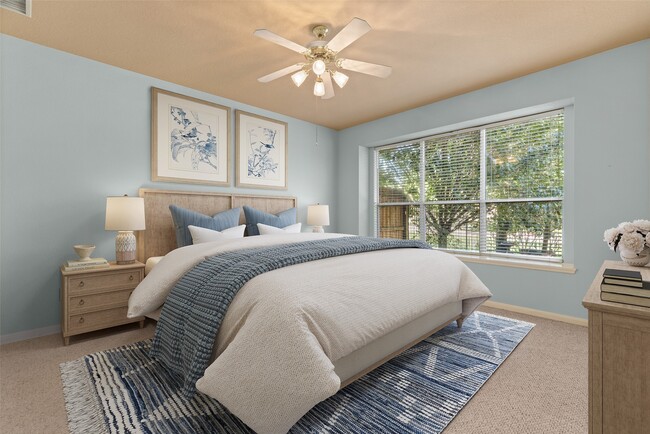 Building Photo - 7906 Glenn Cliff Dr