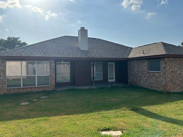 Building Photo - 1012 High Crest Dr