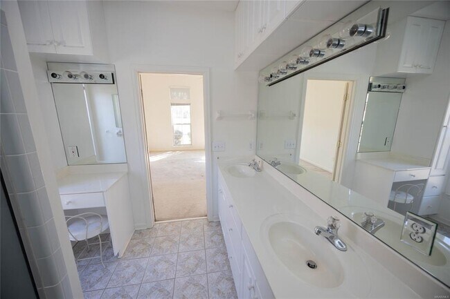 Building Photo - 9336 Bristlecone Dr