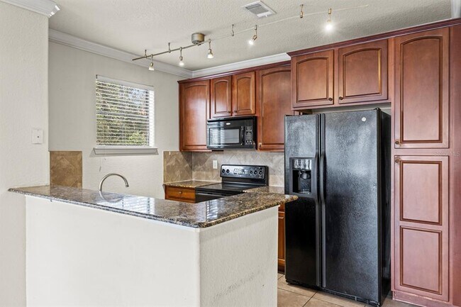 Building Photo - 903 Charo Pkwy