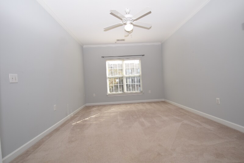 Building Photo - 2807 Bloomfield Ln