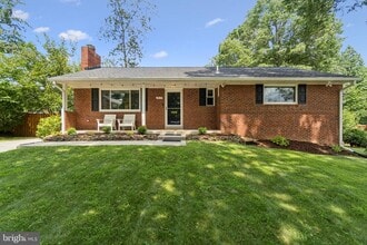 Building Photo - 7412 Farnum St