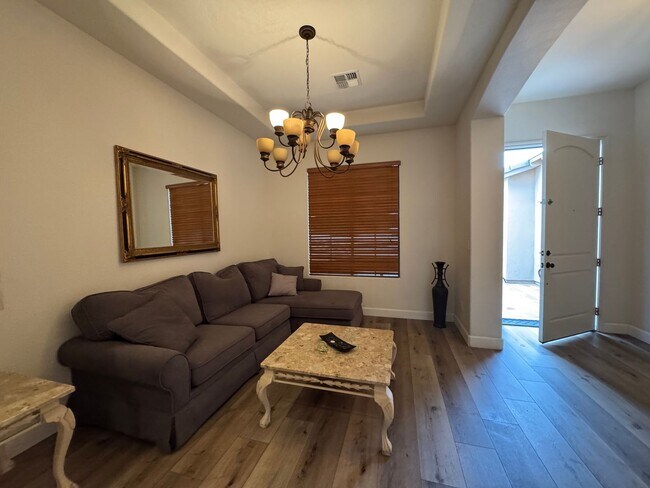 Building Photo - 4 BR Laughlin Ranch Golf Estate Utilities included, Fully furnished on Bullhead Parkway